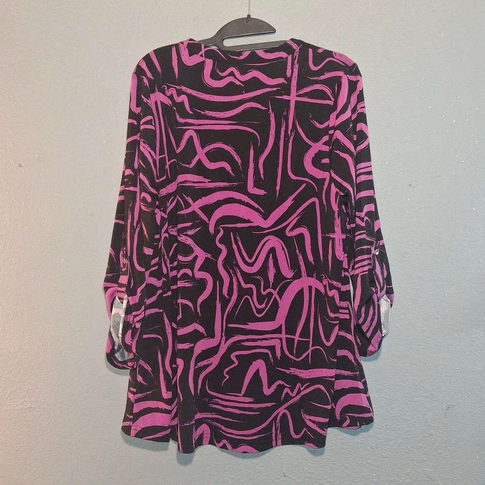 Black and Pink abstract print blouse - Picture 2 of 7